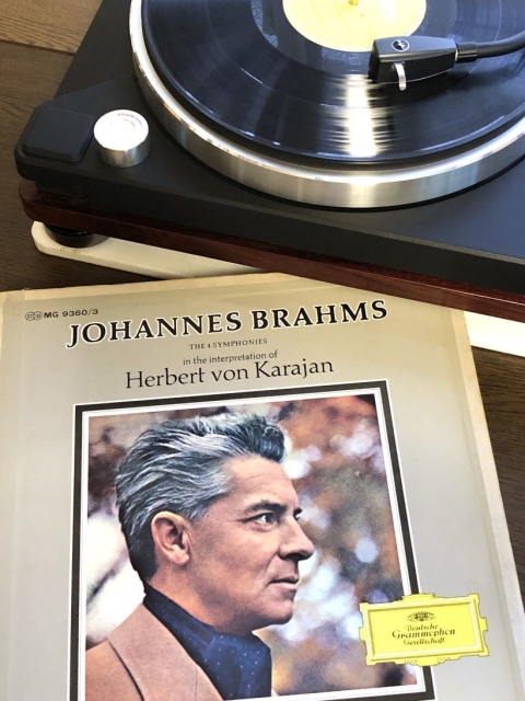 202311_Karajan_JB4.jpg