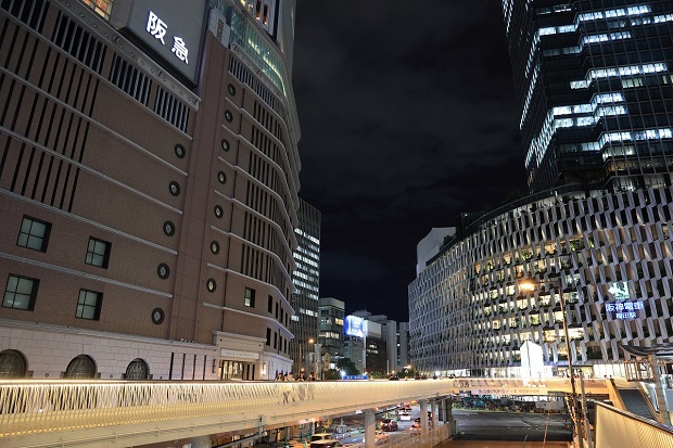 大阪駅　夜景