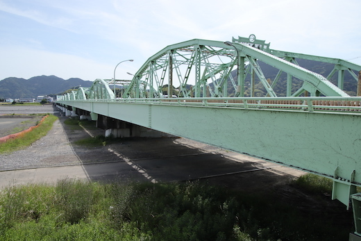 安倍川に架かる旧東海道の鉄橋