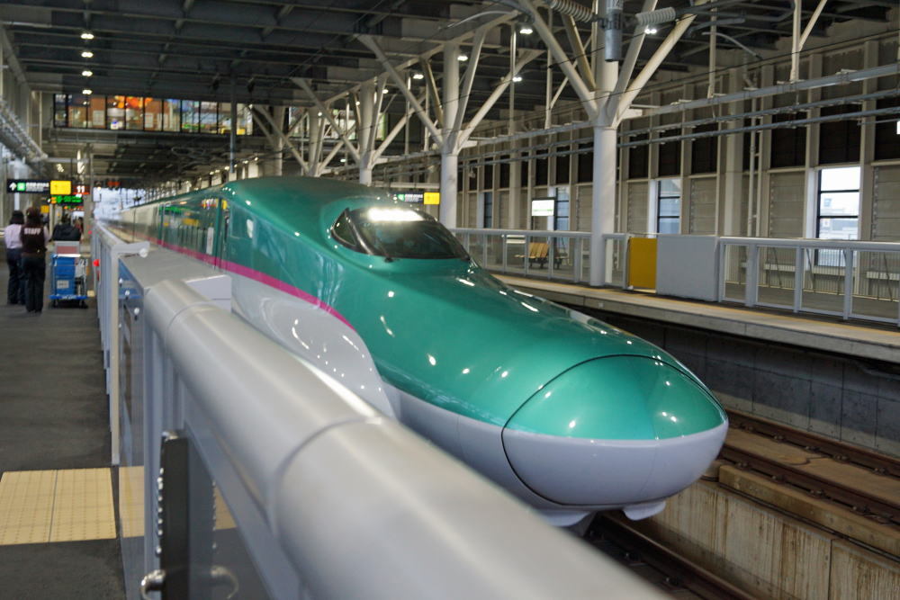 JR東日本新幹線E5系電車